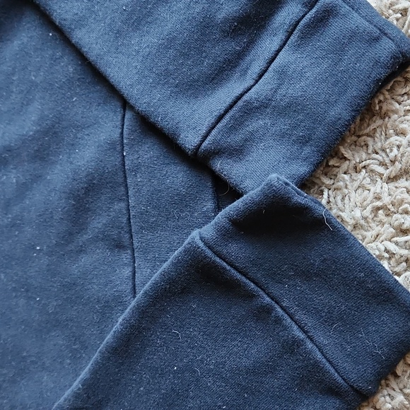 Gymshark Black Cropped Hoodie Size Medium - Picture 5 of 6